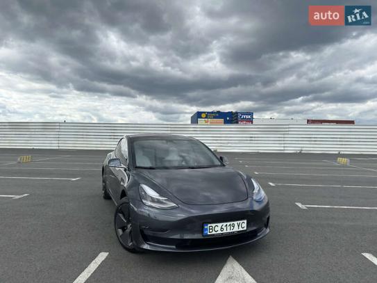 Tesla Model 3                         2018г. в рассрочку
