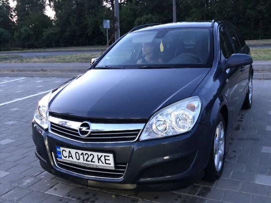 Opel Astra                           2008г. в рассрочку
