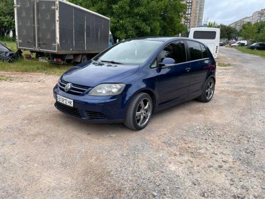 Volkswagen Golf plus
                       2006г. в рассрочку