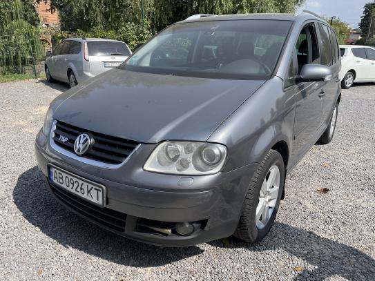 Volkswagen Touran 2006г. в рассрочку