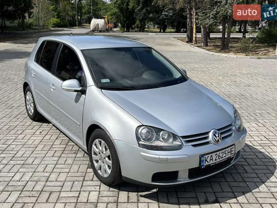 Volkswagen Golf                            2005г. в рассрочку