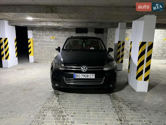 Volkswagen Touareg 2012р. у розстрочку