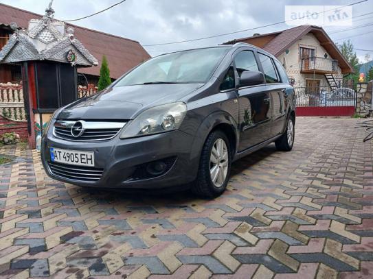 Opel Zafira 2009г. в рассрочку