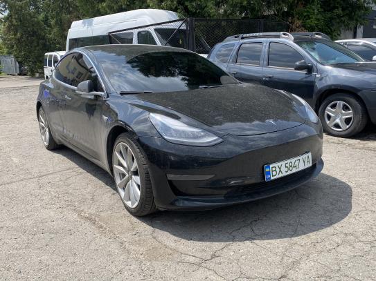 Tesla Model 3
                         2018г. в рассрочку