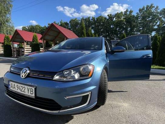 Volkswagen E-golf                          2016г. в рассрочку