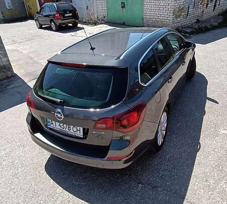 Opel Astra 2011р. у розстрочку