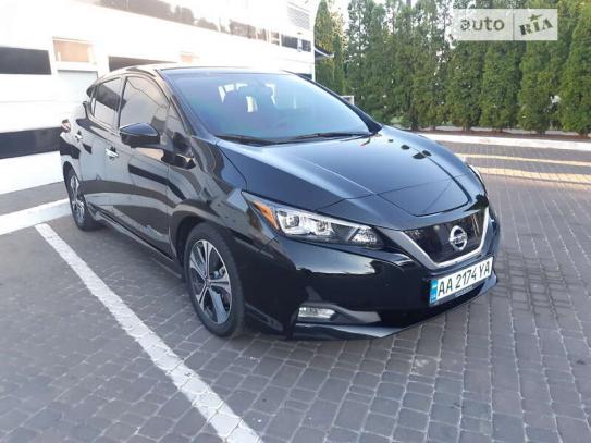 Nissan Leaf 2019г. в рассрочку