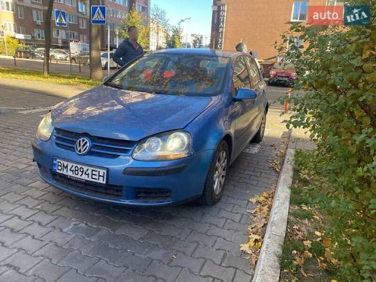 Volkswagen Golf 2004г. в рассрочку