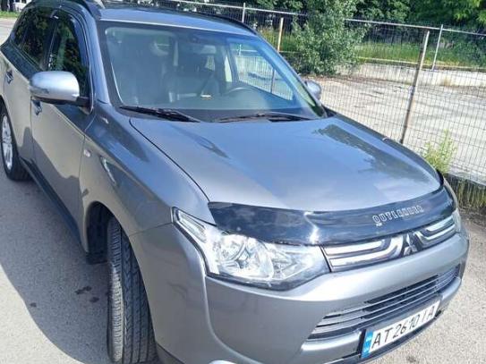 Mitsubishi Outlander                       2012г. в рассрочку
