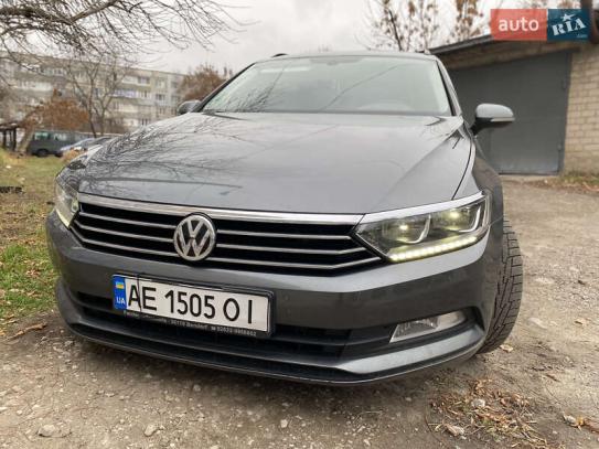 Volkswagen Passat 2016р. у розстрочку