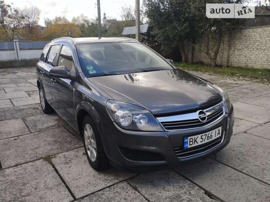 Opel Astra 2010г. в рассрочку