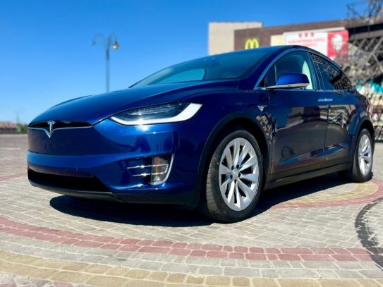 Tesla Model x                         2017г. в рассрочку