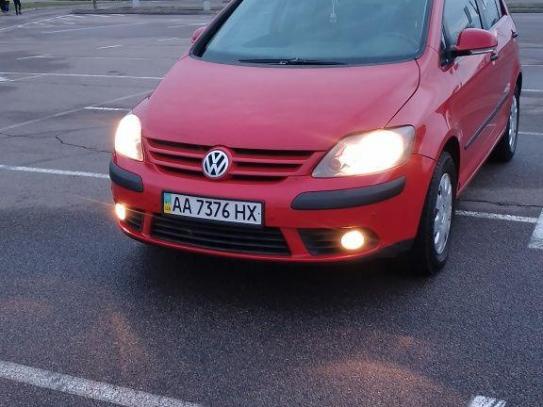 Volkswagen Golf plus                       2008г. в рассрочку