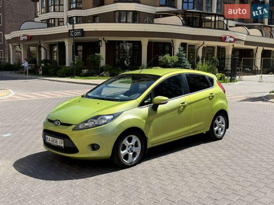 Ford Fiesta                          2010г. в рассрочку