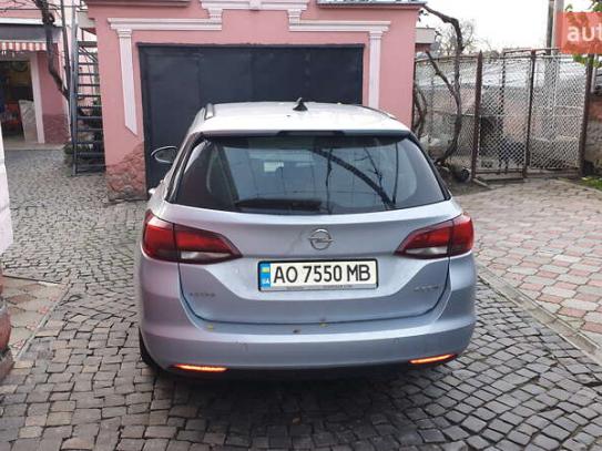 Opel Astra                           2016г. в рассрочку