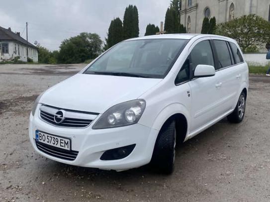 Opel Zafira                          2010г. в рассрочку