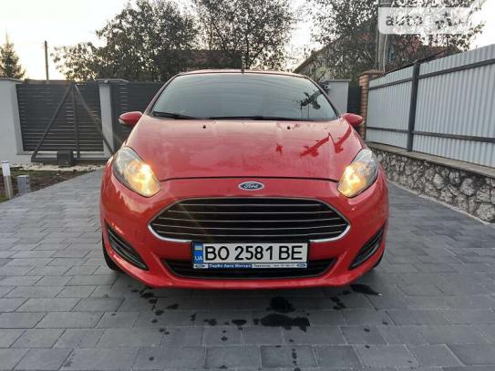 Ford Fiesta 2015р. у розстрочку