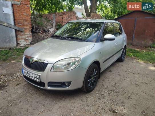 Skoda Fabia                           2008г. в рассрочку