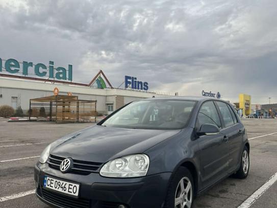 Volkswagen Golf 2004р. у розстрочку