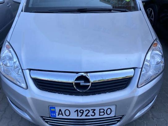 Opel Zafira                          2009г. в рассрочку