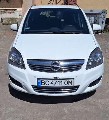 Opel Zafira                          2014г. в рассрочку