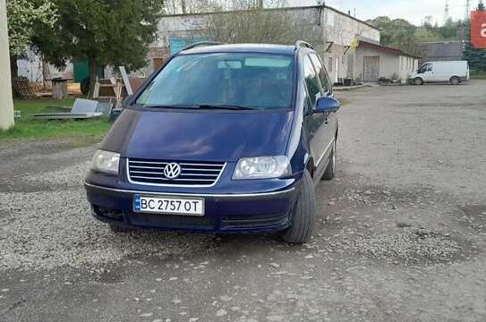 Volkswagen Sharan                          2004г. в рассрочку