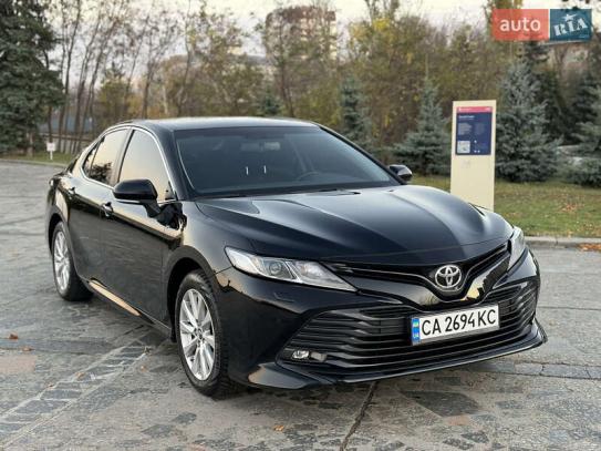 Toyota Camry 2019р. у розстрочку