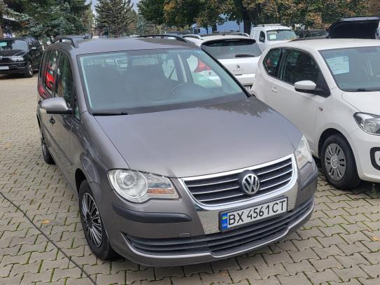 Volkswagen Touran                          2007г. в рассрочку