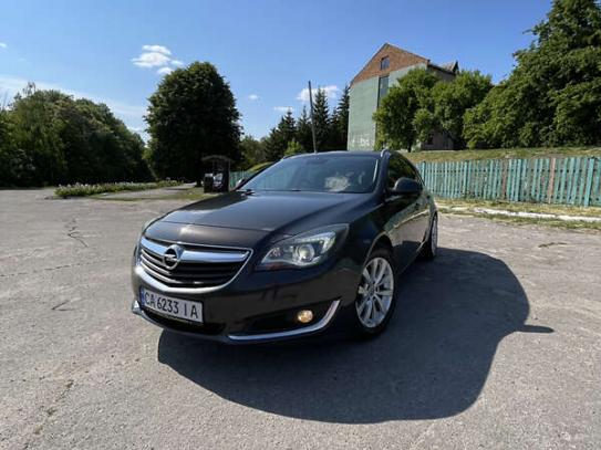 Opel Insignia sports tourer 2015г. в рассрочку