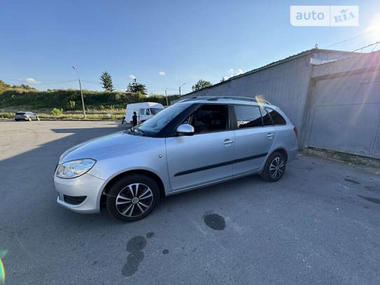 Skoda Fabia 2010г. в рассрочку