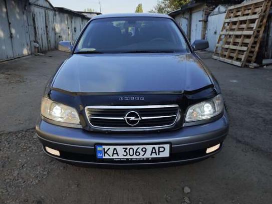 Opel Omega 2003р. у розстрочку