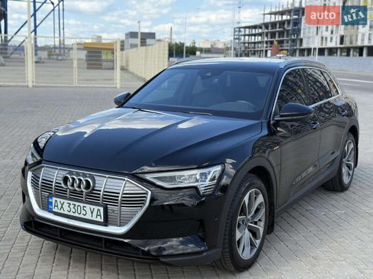 Audi E-tron                          2021г. в рассрочку