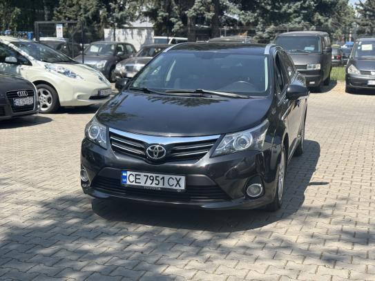 Toyota Avensis verso                   2013г. в рассрочку