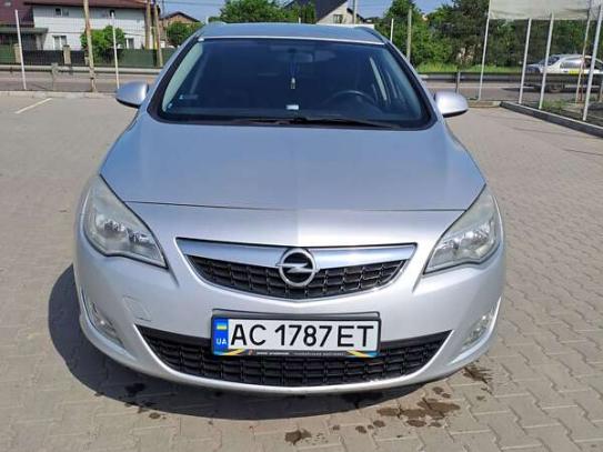 Opel Astra
                           2012г. в рассрочку