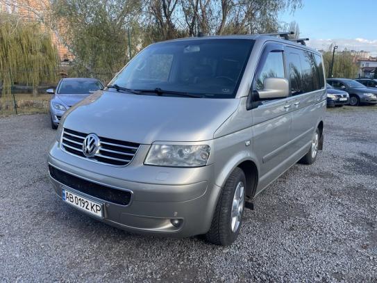 Volkswagen Multivan 2005г. в рассрочку