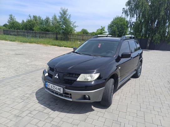 Mitsubishi Outlander                       2005г. в рассрочку