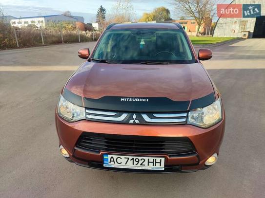 Mitsubishi Outlander 2012г. в рассрочку