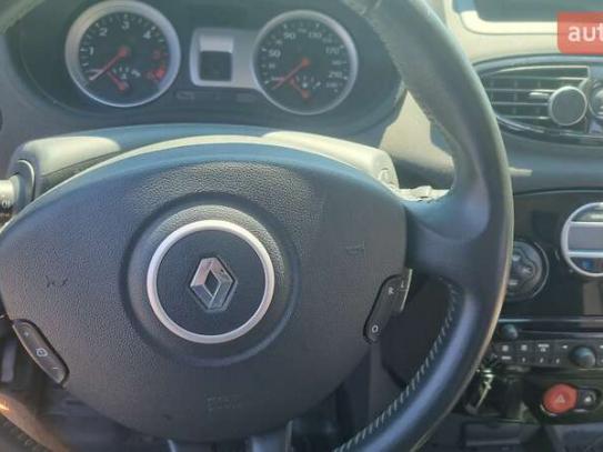 Renault Clio
                            2012г. в рассрочку
