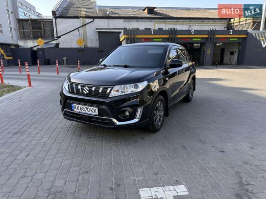 Suzuki Vitara
                          2023г. в рассрочку