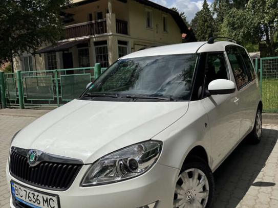 Skoda Roomster                        2013г. в рассрочку