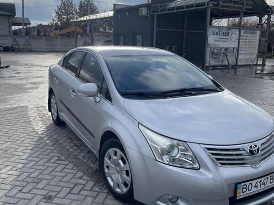 Toyota Avensis 2010г. в рассрочку