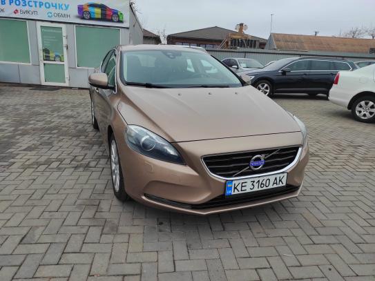 Volvo V40 2012г. в рассрочку