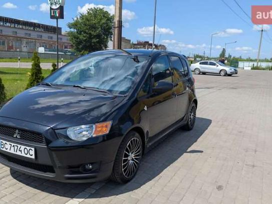 Mitsubishi Colt                            2010г. в рассрочку