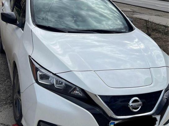 Nissan Leaf 2018г. в рассрочку