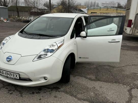 Nissan Leaf 2015р. у розстрочку