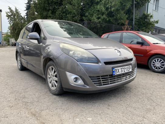 Renault Megan scenic
                    2010г. в рассрочку