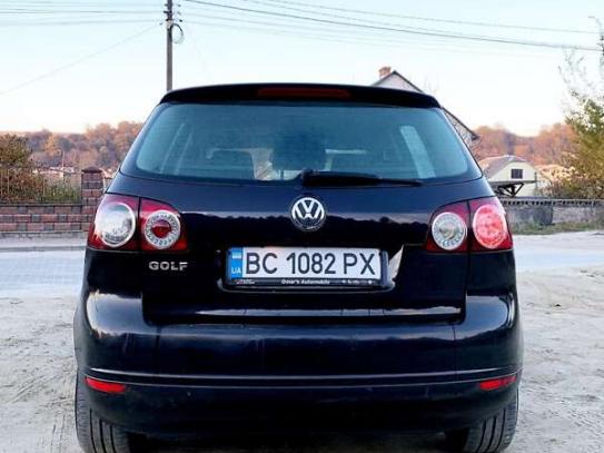 Volkswagen Golf
                            2004г. в рассрочку