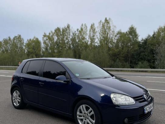 Volkswagen Golf 2006г. в рассрочку