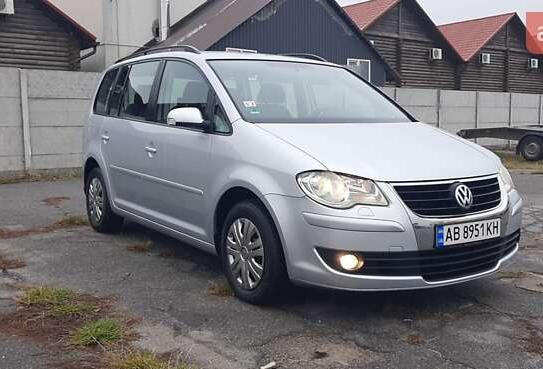 Volkswagen Touran 2007р. у розстрочку