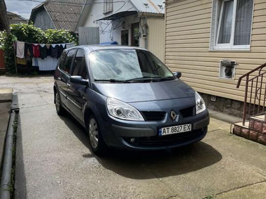 Renault Grand scenic
                    2008г. в рассрочку
